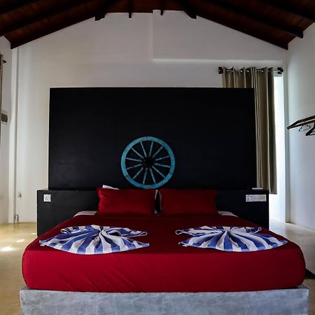 ホテル Singhe House ディックウェラ エクステリア 写真